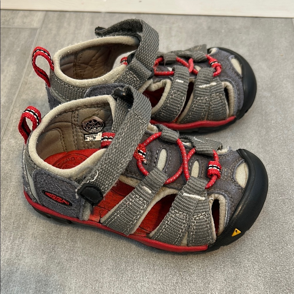 Keen Gray and Red Sandals Protective Toe Adjustable Straps size 6 toddler
